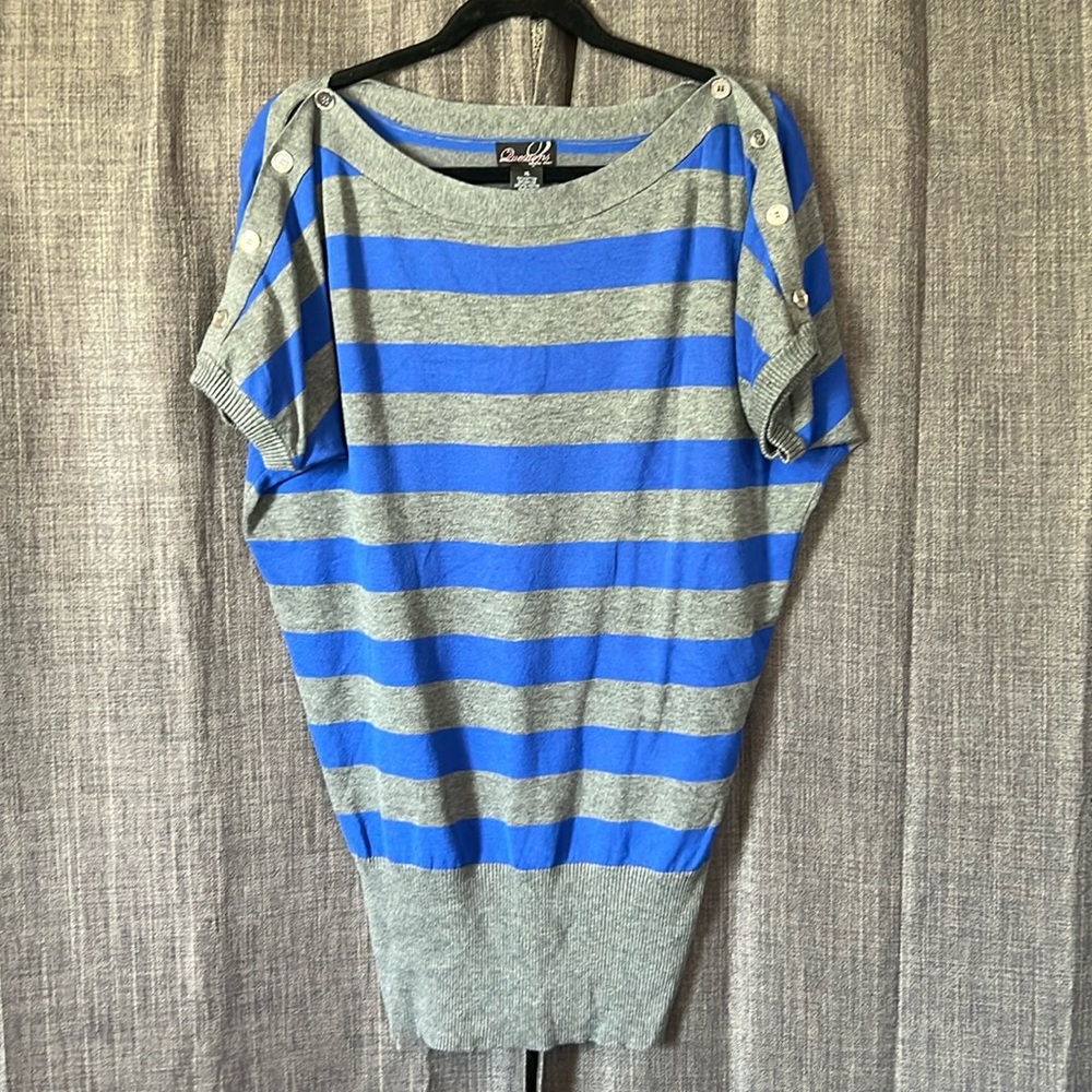 Questions by say what? Blue and gray striped short sleeve blouse with buttons
